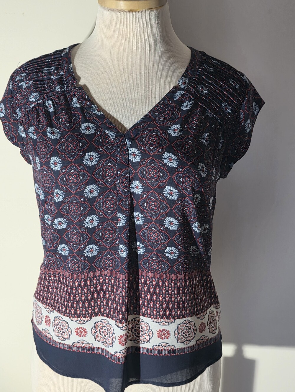 Black Rainn Navy Boho Medallion V-Neck Top with Red & Blue Accents (Size L)